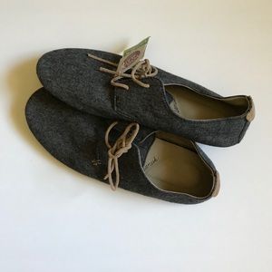 Sanuk Women’s Lace Up Sneakers